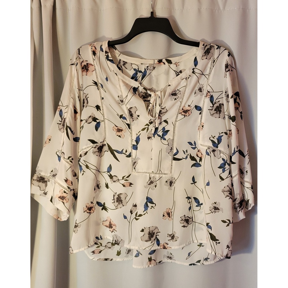 Q&A Floral Tie Neck Blouse XL Ivory Blue Ladder Stitch Lace 3/4 Sleeve Top